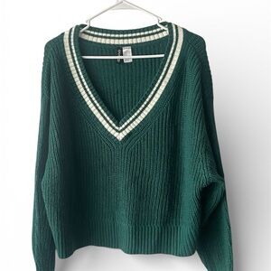 H&M Forest Green V-Neck Sweater with Ivory Accents